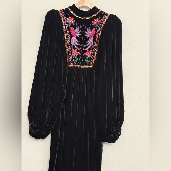 NWT FARM Rio Velvet Embroidered Beaded Puffed Sleeve Maxi Dress in Black Sz S - Picture 7 of 14